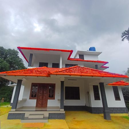 Wayanad Empire Budget Villa Kalpetta Bagian luar foto