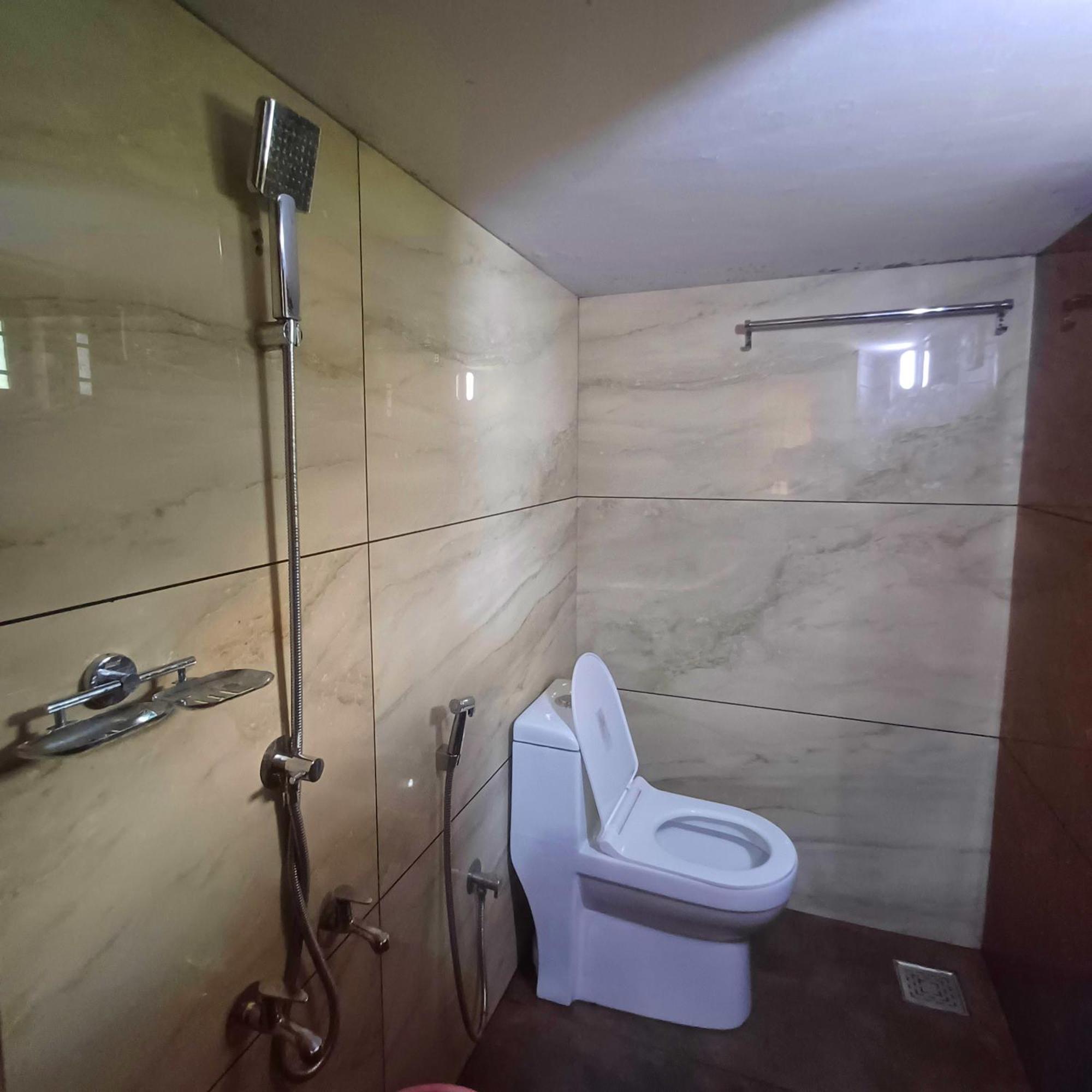 Wayanad Empire Budget Villa Kalpetta Bagian luar foto